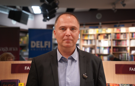 neraskidive veze i emocije između dve daleke zemlje i dva naroda promovisana knjiga dobre duše sudana viktora lazića laguna knjige